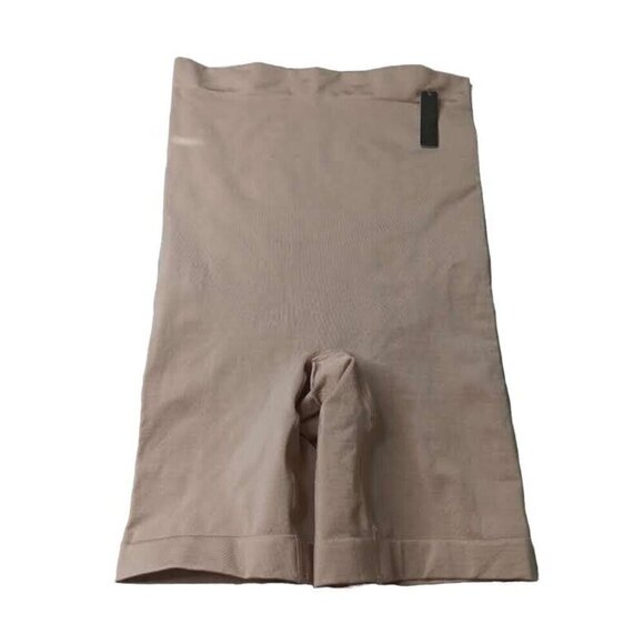 New with Tags Skims High Waist Bonded Short Shapewear SZ M in Clay
